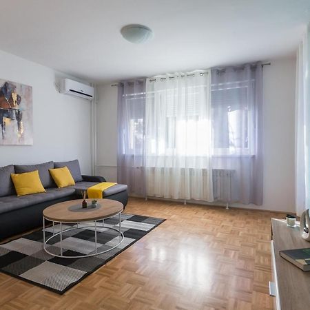 Apartman Lariva Osijek Exteriör bild