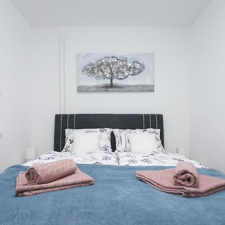 Apartman Lariva Osijek Exteriör bild