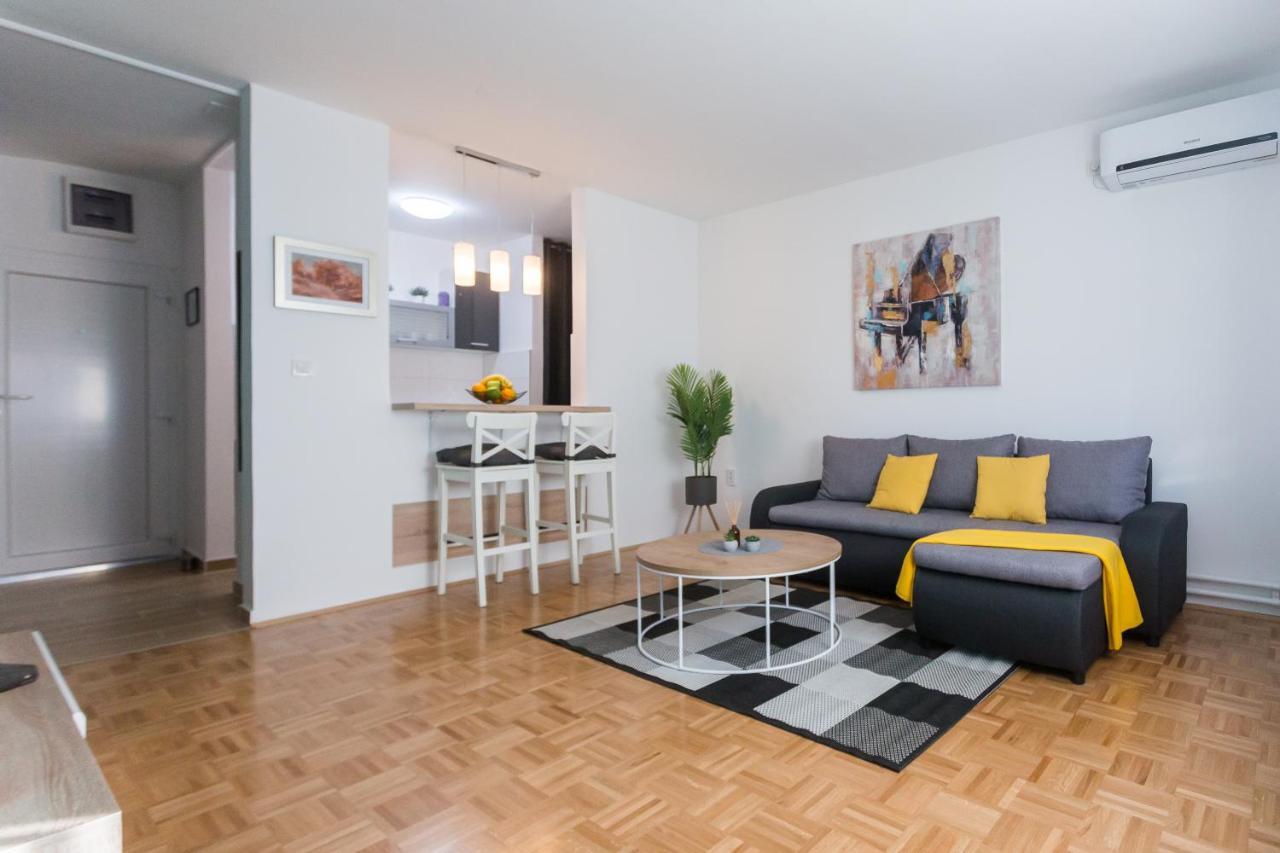 Apartman Lariva Osijek Exteriör bild